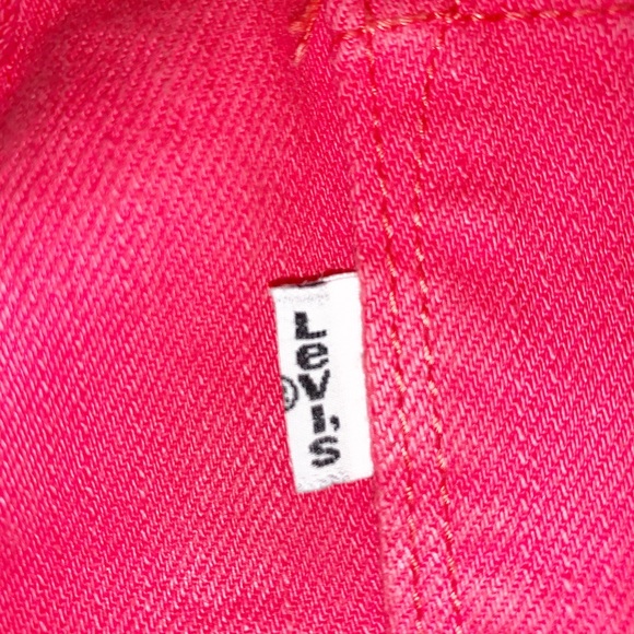 Orangish pink Levi’s shorts - Picture 7 of 7